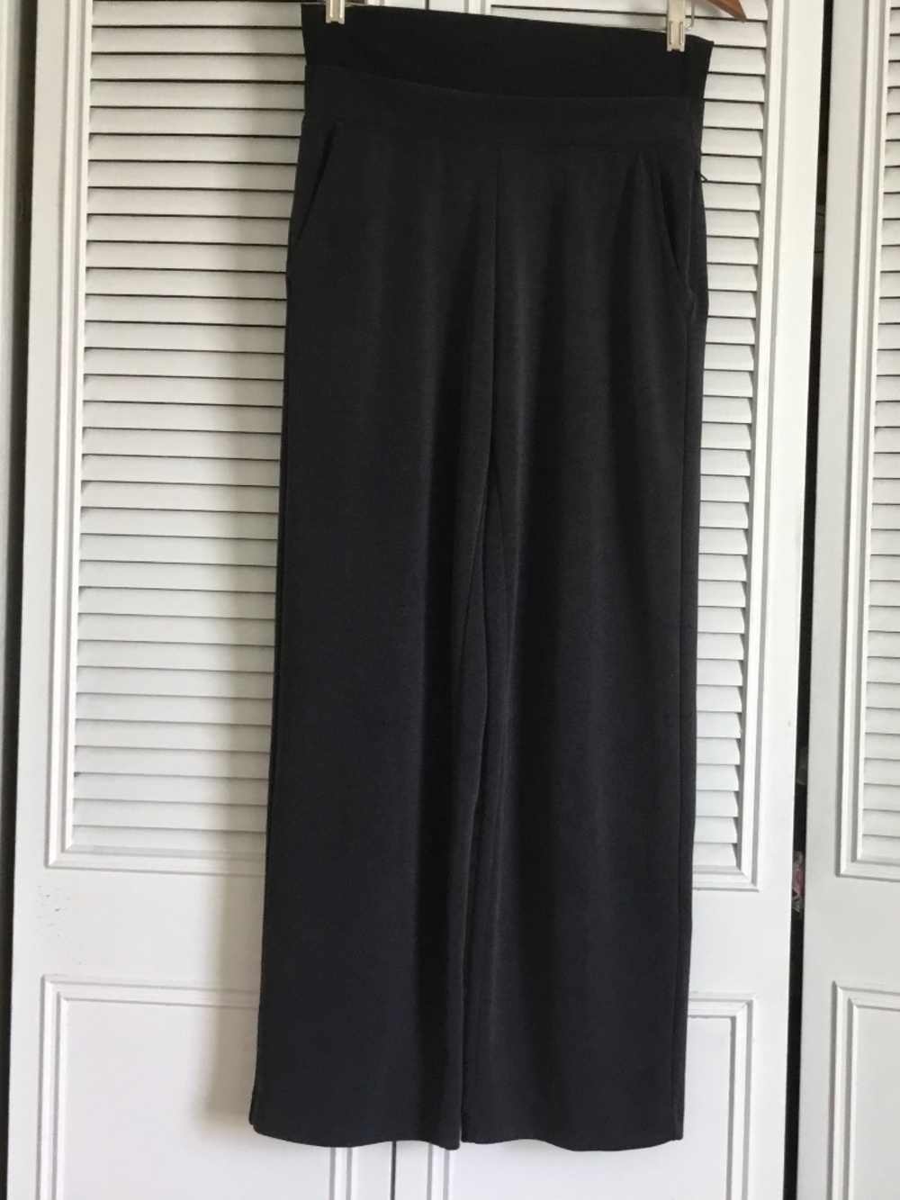 Athleta black soft wide leg yoga loungewear travel pants size small